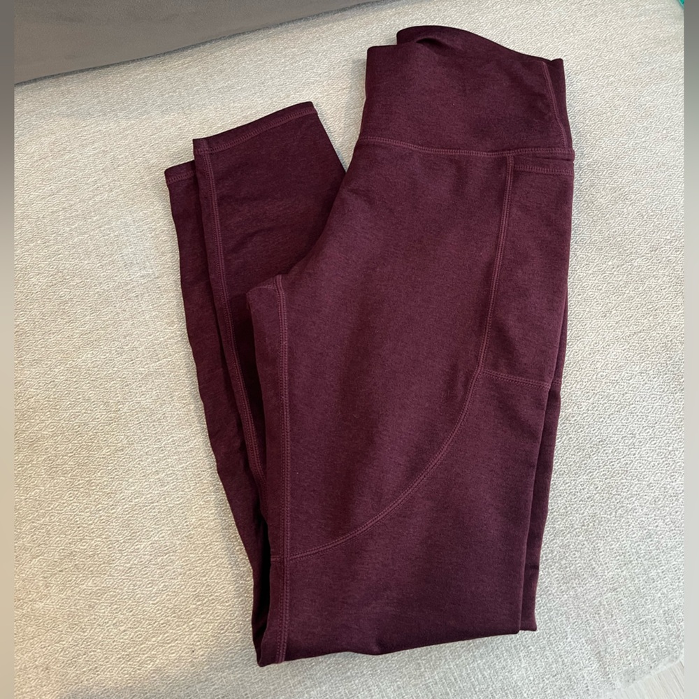 Vuori Women's Leggings in Deep Burgundy